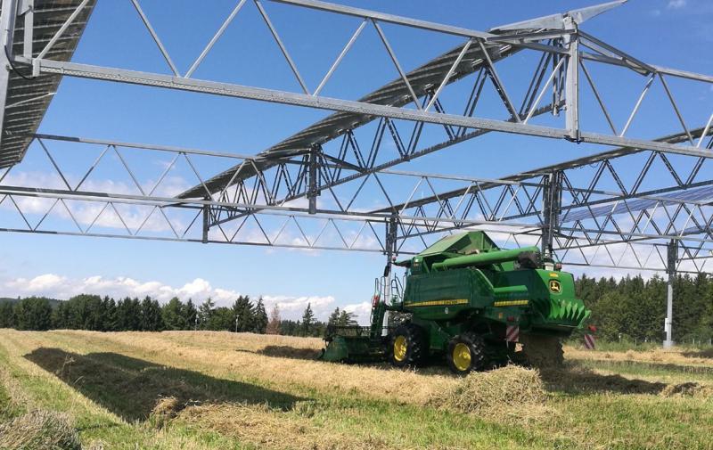 Medieninformation: Unten Ackern, oben Strom. Flächen schützen und wirtschaftliche Potentiale der Agri-Photovoltaik nutzen